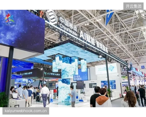 中国移动咪咕的AI-Zone智慧观赛系统，通过实时战术热力图简化复杂赛况解读